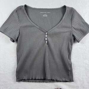 Green Lettuce Trim American Eagle Cropped Tee size small